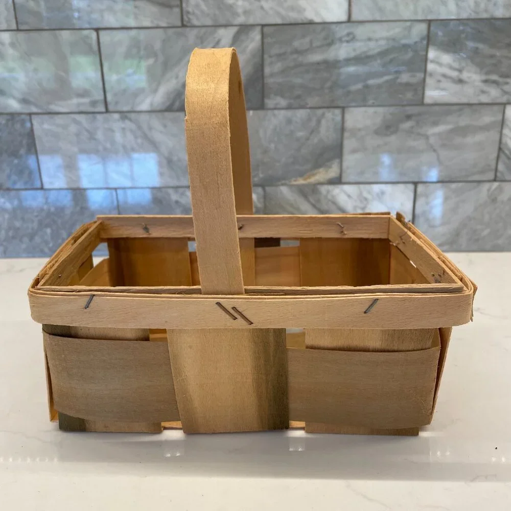 Vintage Farmhouse Split Slat Wood Woven Basket w Handle & 2 Smuckers 16 oz Jars